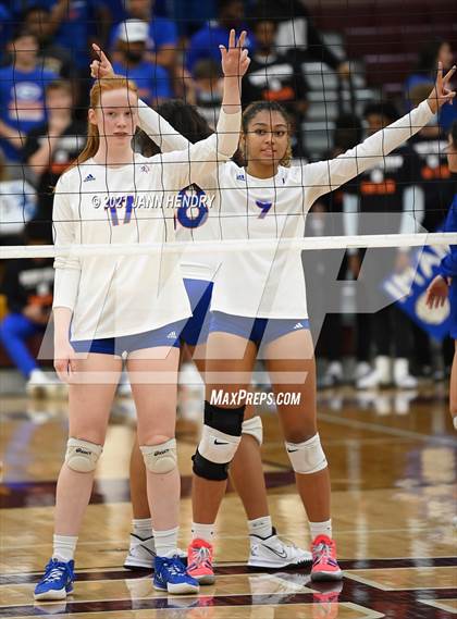 Thumbnail 3 in Bishop Gorman vs. Centennial (5A State Championship) photogallery.