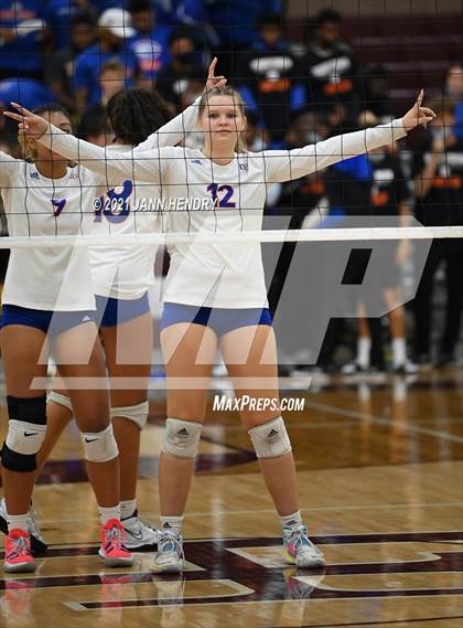 Thumbnail 2 in Bishop Gorman vs. Centennial (5A State Championship) photogallery.