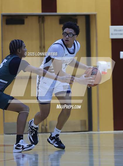 Thumbnail 3 in William Floyd vs Baldwin (Gary Charles Hoop Classic) photogallery.