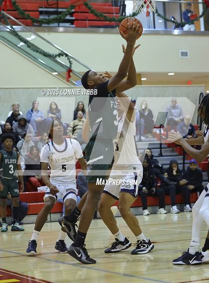 Thumbnail 2 in William Floyd vs Baldwin (Gary Charles Hoop Classic) photogallery.
