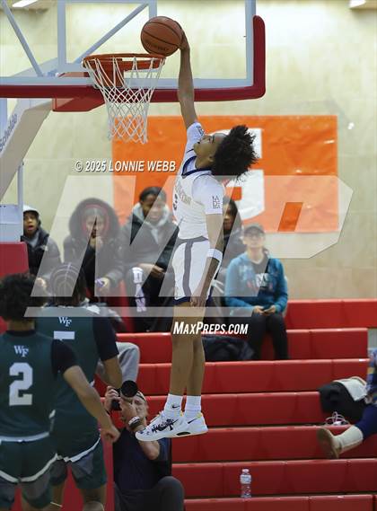 Thumbnail 3 in William Floyd vs Baldwin (Gary Charles Hoop Classic) photogallery.