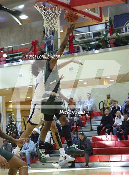 Thumbnail 3 in William Floyd vs Baldwin (Gary Charles Hoop Classic) photogallery.