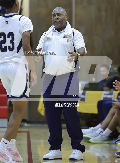 Thumbnail 1 in William Floyd vs Baldwin (Gary Charles Hoop Classic) photogallery.