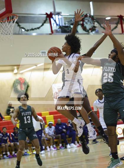 Thumbnail 1 in William Floyd vs Baldwin (Gary Charles Hoop Classic) photogallery.