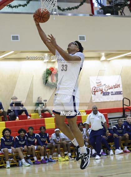 Thumbnail 2 in William Floyd vs Baldwin (Gary Charles Hoop Classic) photogallery.