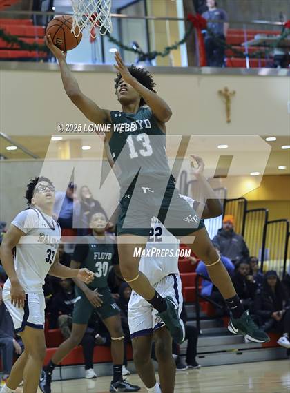 Thumbnail 3 in William Floyd vs Baldwin (Gary Charles Hoop Classic) photogallery.