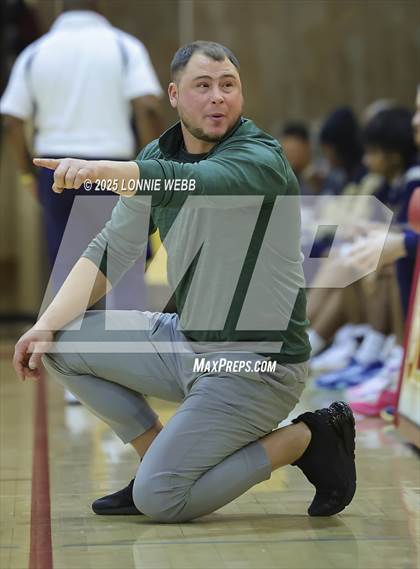 Thumbnail 2 in William Floyd vs Baldwin (Gary Charles Hoop Classic) photogallery.
