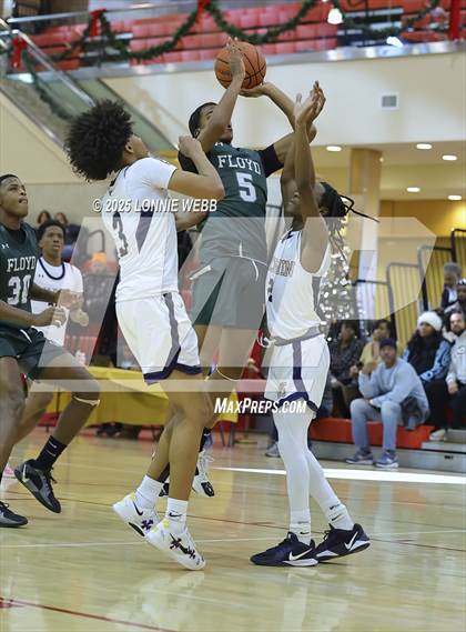 Thumbnail 2 in William Floyd vs Baldwin (Gary Charles Hoop Classic) photogallery.