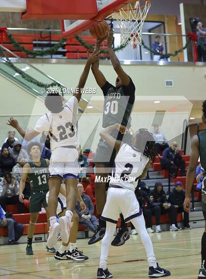 Thumbnail 3 in William Floyd vs Baldwin (Gary Charles Hoop Classic) photogallery.