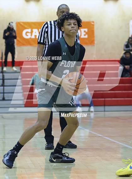 Thumbnail 2 in William Floyd vs Baldwin (Gary Charles Hoop Classic) photogallery.