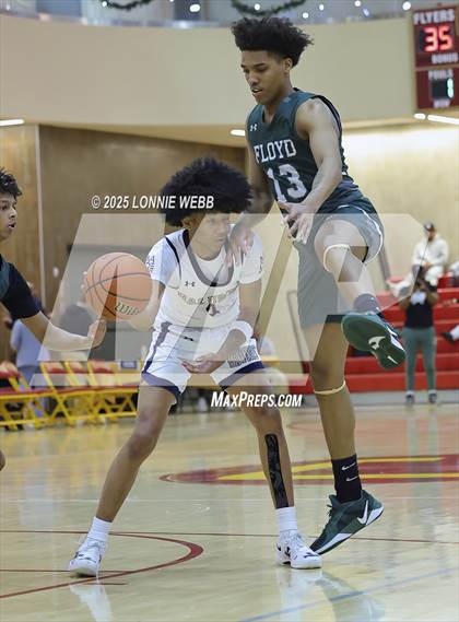 Thumbnail 3 in William Floyd vs Baldwin (Gary Charles Hoop Classic) photogallery.