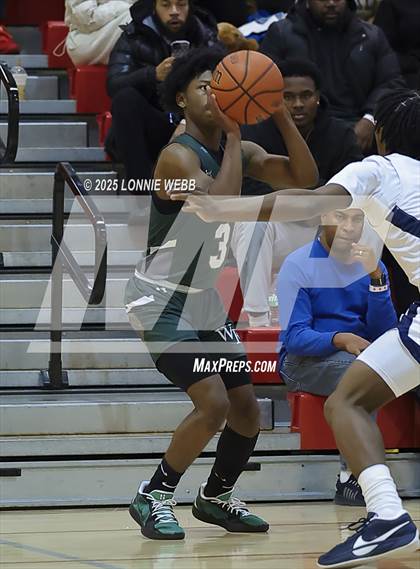 Thumbnail 2 in William Floyd vs Baldwin (Gary Charles Hoop Classic) photogallery.