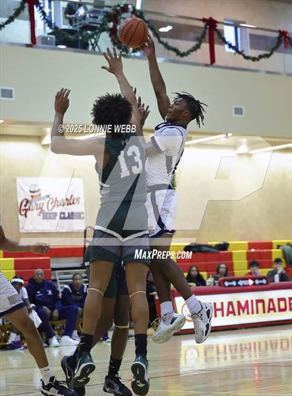 Thumbnail 1 in William Floyd vs Baldwin (Gary Charles Hoop Classic) photogallery.