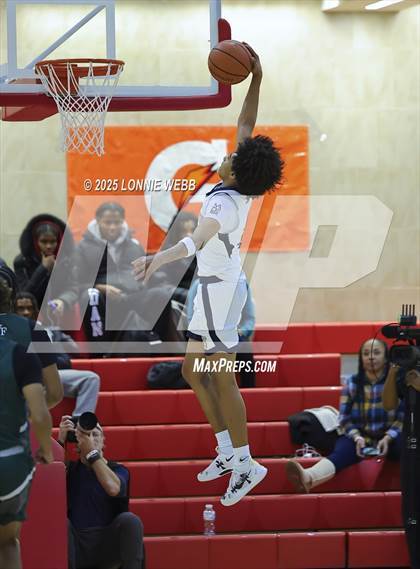 Thumbnail 1 in William Floyd vs Baldwin (Gary Charles Hoop Classic) photogallery.
