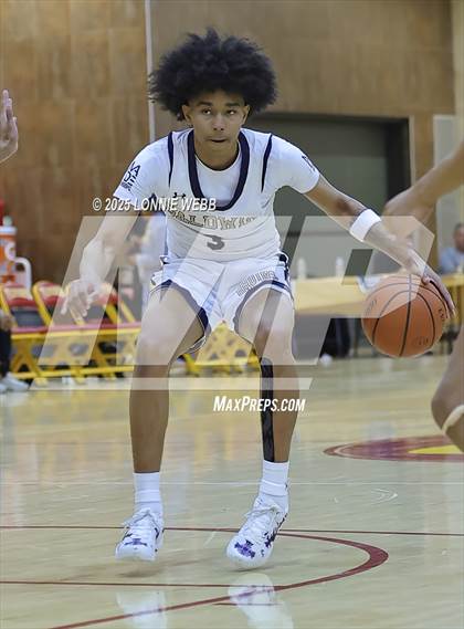 Thumbnail 1 in William Floyd vs Baldwin (Gary Charles Hoop Classic) photogallery.
