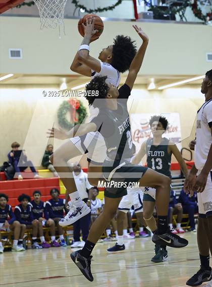 Thumbnail 2 in William Floyd vs Baldwin (Gary Charles Hoop Classic) photogallery.