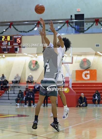Thumbnail 1 in William Floyd vs Baldwin (Gary Charles Hoop Classic) photogallery.