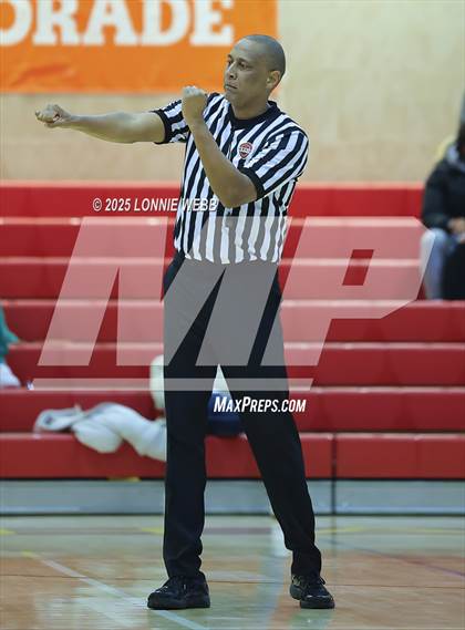 Thumbnail 2 in William Floyd vs Baldwin (Gary Charles Hoop Classic) photogallery.