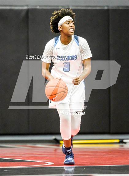 Thumbnail 1 in Sanford vs. Centennial (Nike Tournament of Champions) photogallery.