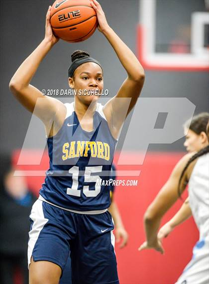 Thumbnail 1 in Sanford vs. Centennial (Nike Tournament of Champions) photogallery.