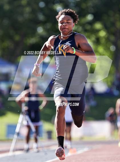 Thumbnail 3 in CIF Boys Central Section Track  & Field Championships photogallery.