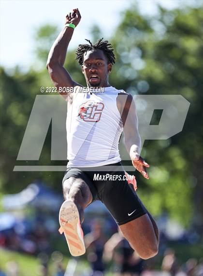 Thumbnail 2 in CIF Boys Central Section Track  & Field Championships photogallery.