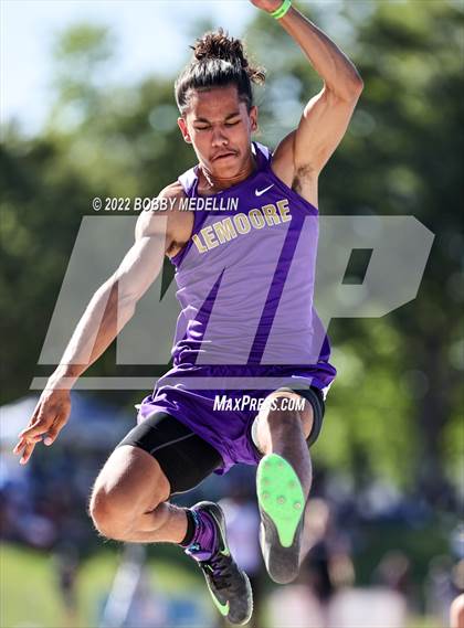 Thumbnail 3 in CIF Boys Central Section Track  & Field Championships photogallery.
