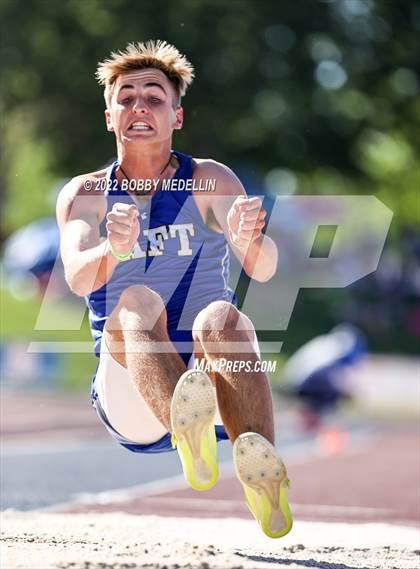 Thumbnail 3 in CIF Boys Central Section Track  & Field Championships photogallery.