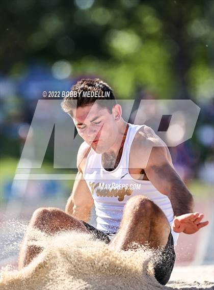 Thumbnail 2 in CIF Boys Central Section Track  & Field Championships photogallery.
