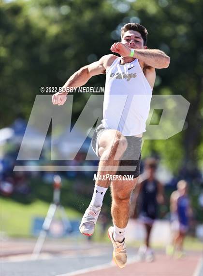 Thumbnail 2 in CIF Boys Central Section Track  & Field Championships photogallery.