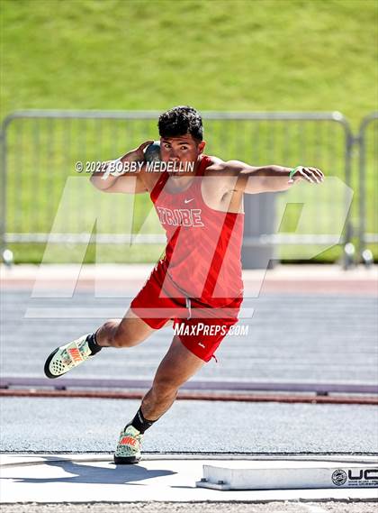 Thumbnail 2 in CIF Boys Central Section Track  & Field Championships photogallery.
