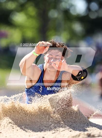Thumbnail 3 in CIF Boys Central Section Track  & Field Championships photogallery.
