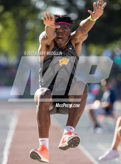 Thumbnail 3 in CIF Boys Central Section Track  & Field Championships photogallery.