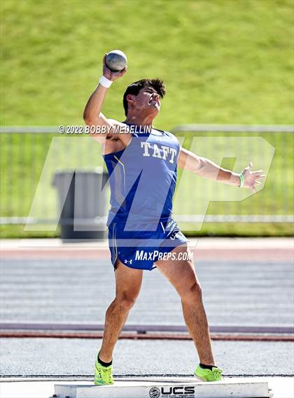 Thumbnail 3 in CIF Boys Central Section Track  & Field Championships photogallery.