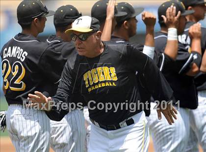 Thumbnail 2 in Chatsworth vs. San Fernando (CIF LACS D1 Final) photogallery.