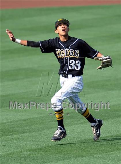 Thumbnail 2 in Chatsworth vs. San Fernando (CIF LACS D1 Final) photogallery.