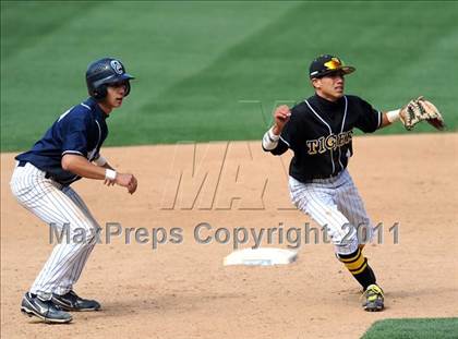 Thumbnail 3 in Chatsworth vs. San Fernando (CIF LACS D1 Final) photogallery.