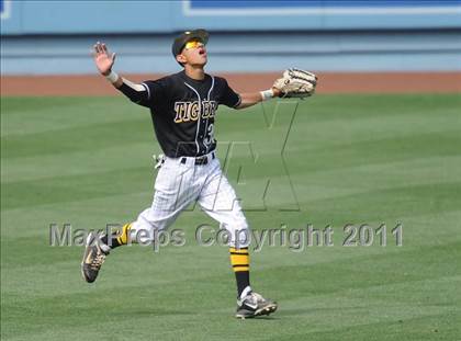 Thumbnail 2 in Chatsworth vs. San Fernando (CIF LACS D1 Final) photogallery.