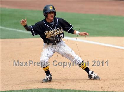 Thumbnail 3 in Chatsworth vs. San Fernando (CIF LACS D1 Final) photogallery.