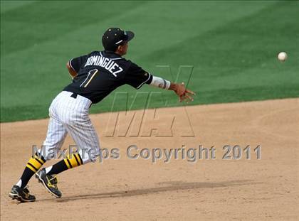 Thumbnail 3 in Chatsworth vs. San Fernando (CIF LACS D1 Final) photogallery.