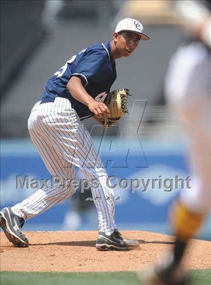 Thumbnail 2 in Chatsworth vs. San Fernando (CIF LACS D1 Final) photogallery.