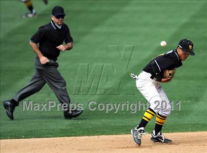 Thumbnail 1 in Chatsworth vs. San Fernando (CIF LACS D1 Final) photogallery.
