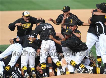 Thumbnail 1 in Chatsworth vs. San Fernando (CIF LACS D1 Final) photogallery.