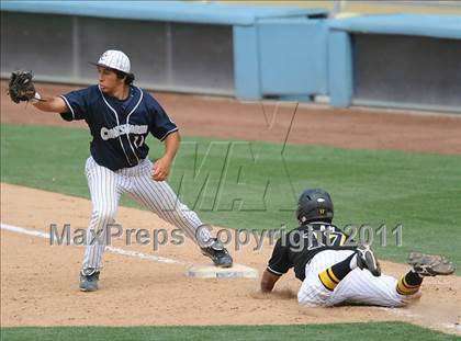 Thumbnail 2 in Chatsworth vs. San Fernando (CIF LACS D1 Final) photogallery.