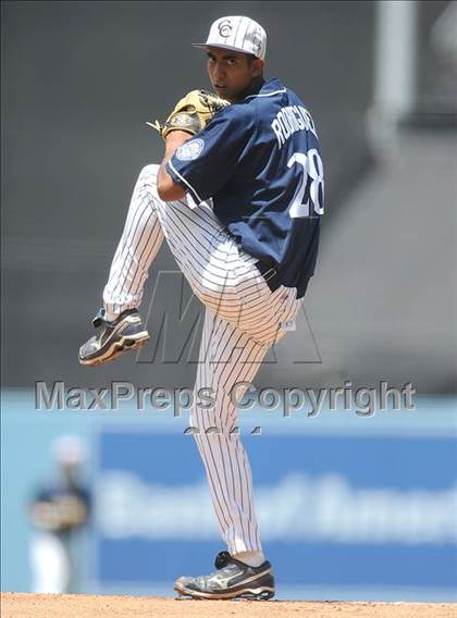 Thumbnail 1 in Chatsworth vs. San Fernando (CIF LACS D1 Final) photogallery.