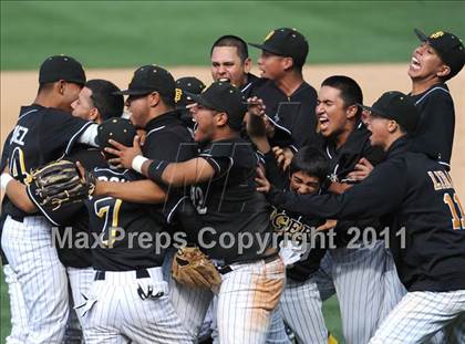 Thumbnail 1 in Chatsworth vs. San Fernando (CIF LACS D1 Final) photogallery.