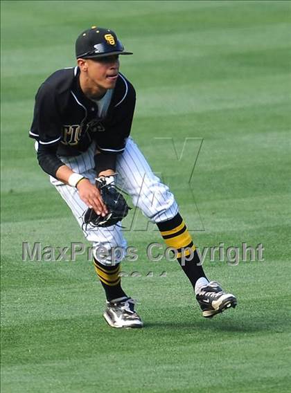 Thumbnail 2 in Chatsworth vs. San Fernando (CIF LACS D1 Final) photogallery.