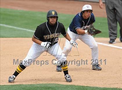 Thumbnail 2 in Chatsworth vs. San Fernando (CIF LACS D1 Final) photogallery.