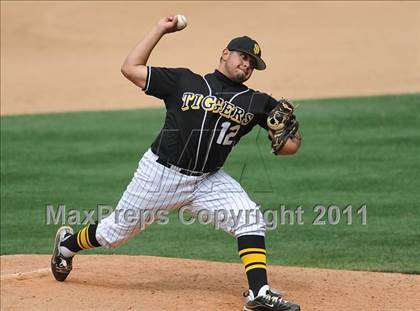 Thumbnail 1 in Chatsworth vs. San Fernando (CIF LACS D1 Final) photogallery.