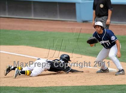 Thumbnail 3 in Chatsworth vs. San Fernando (CIF LACS D1 Final) photogallery.